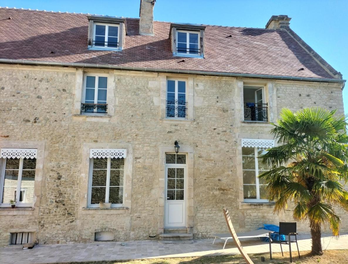 Apartamento La Maison Des Remparts Falaise  Exterior foto